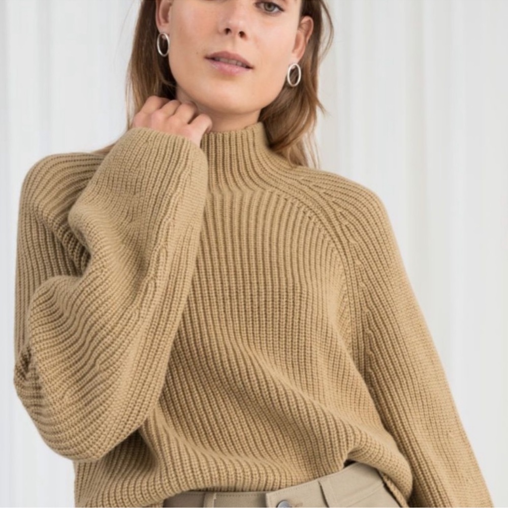 & Other Stories Mock-neck Cropped Chunky Knit Sweater